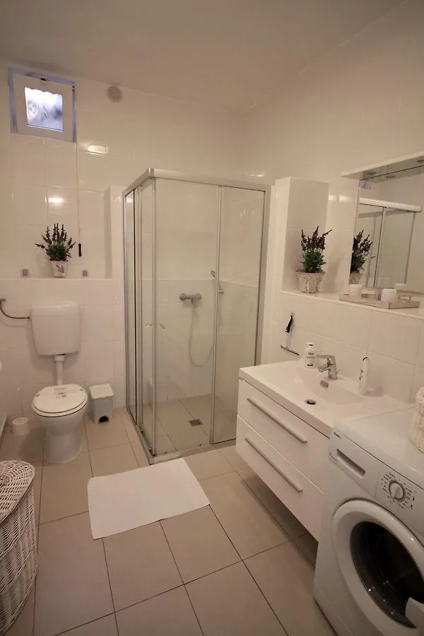 Apartments Tila Drage